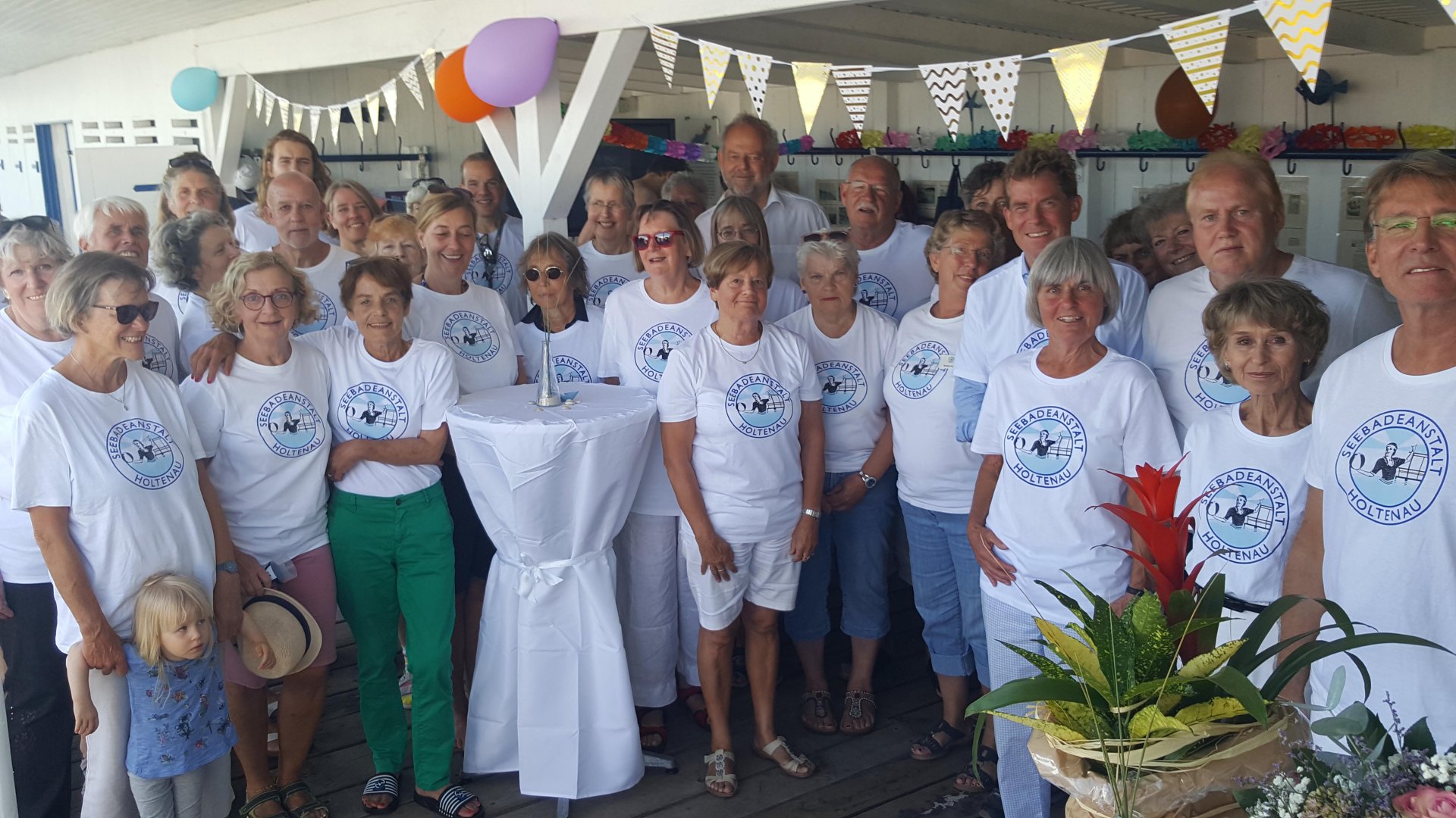 Gruppenbild mit Bürgermeister