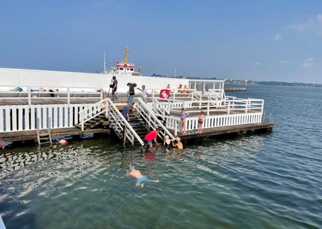 Frau Warnecke geht schwimmen 4