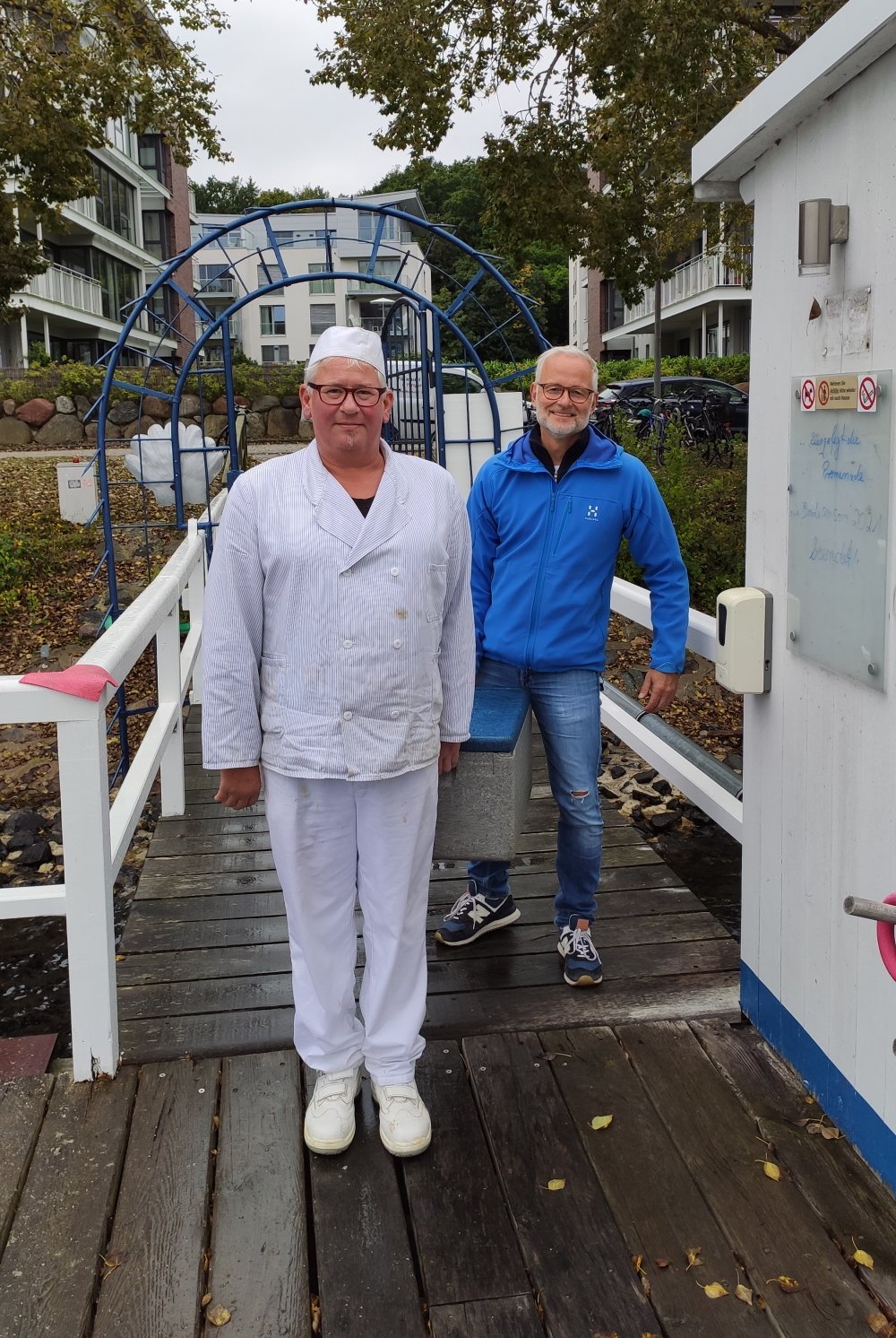 Fleischer Mogensen aus Holtenau bringt die Erbsensuppe!!!